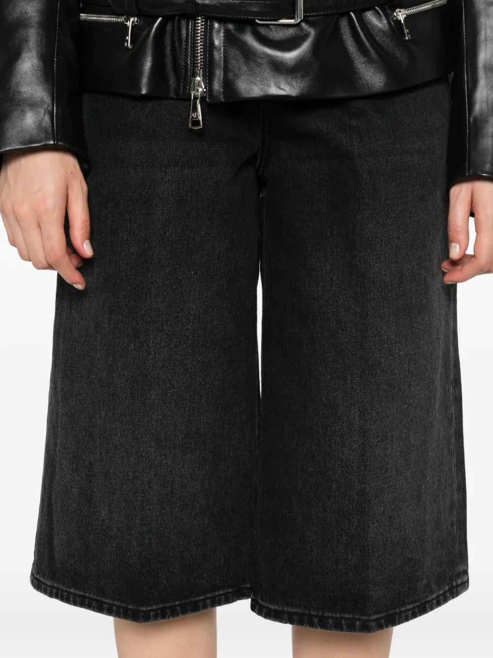 JEANS Nero Haikure