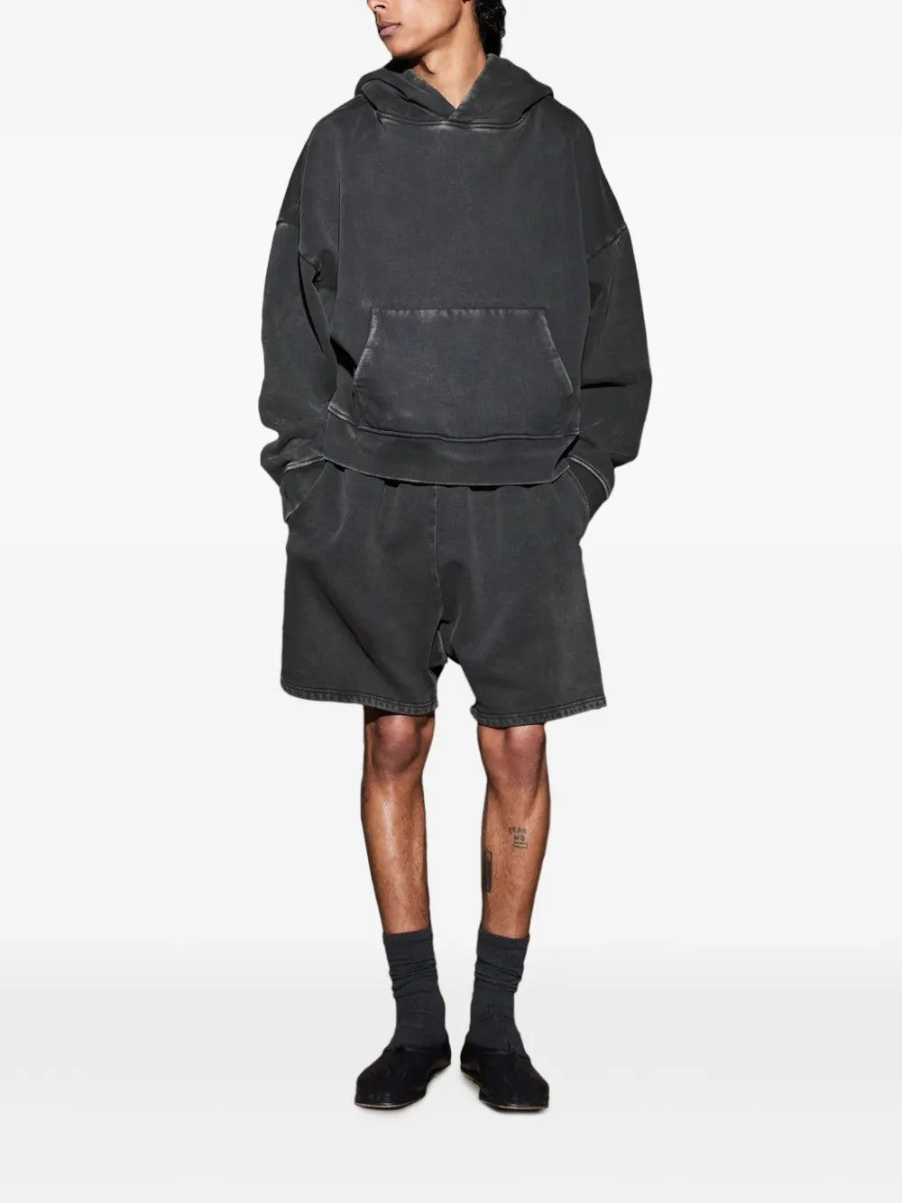 SHORTS Nero Entire Studios